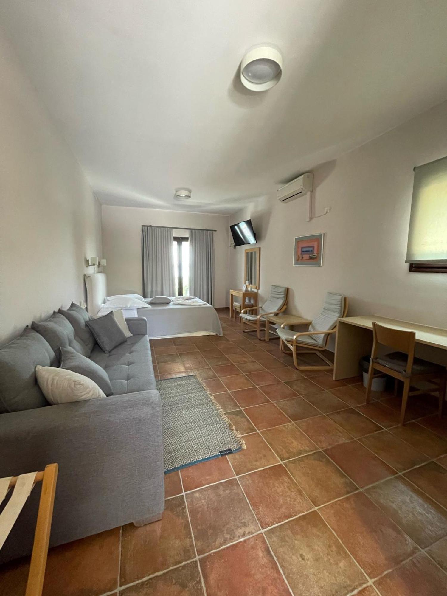 Trizonia Bay Hotel Extérieur photo